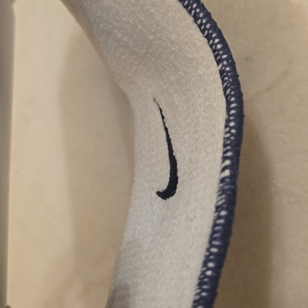 💥2 For $8 NWT Unisex Nike Dri Fit Home And Away Headband - Picture 4 of 6